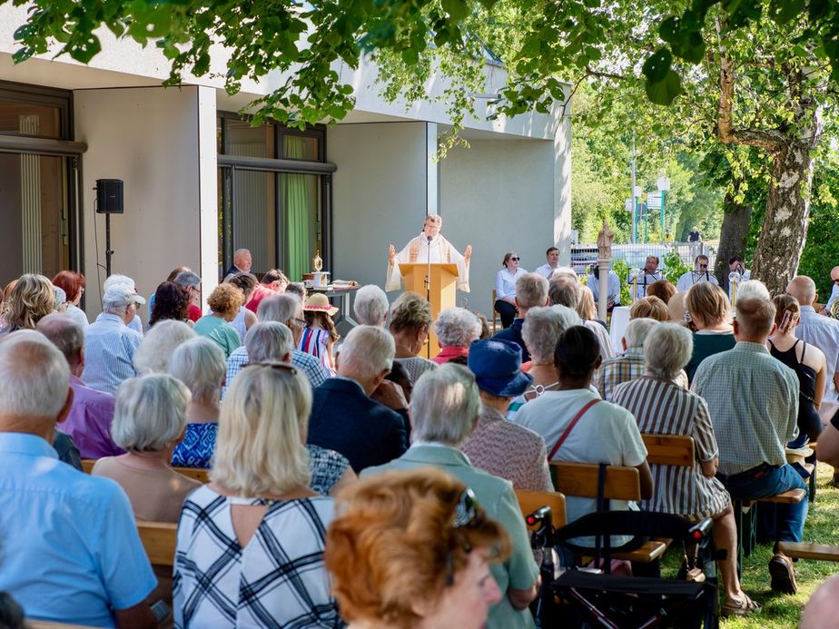 Fronleichnamgottesdienst in Enkheim